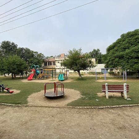 Homestays Лудхиана Экстерьер фото